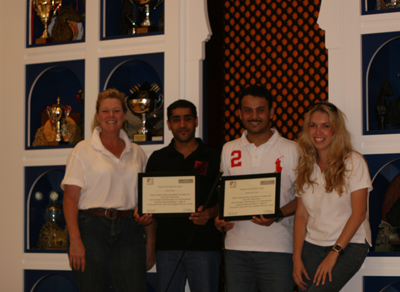 Robin Hopkinson wit Students